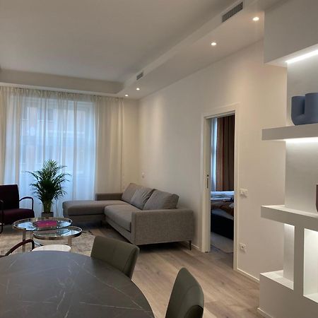 San Babila Luxury Apartment Milan Exterior photo